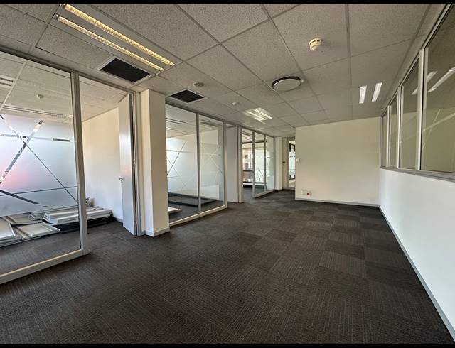 551M² OFFICE TO LET IN SANDTON CENTRAL